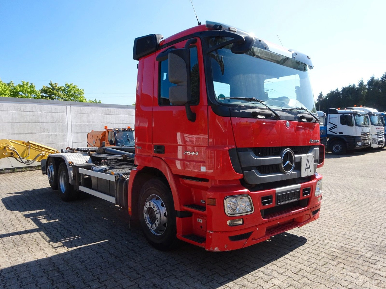Mercedes-Benz 2544 Actros GERGEN Abroller + Lift-Lenkachse - Hook lift truck: picture 2 Mercedes-Benz 2544 Actros GERGEN Abroller + Lift-Lenkachse - Hook lift truck: picture 2
