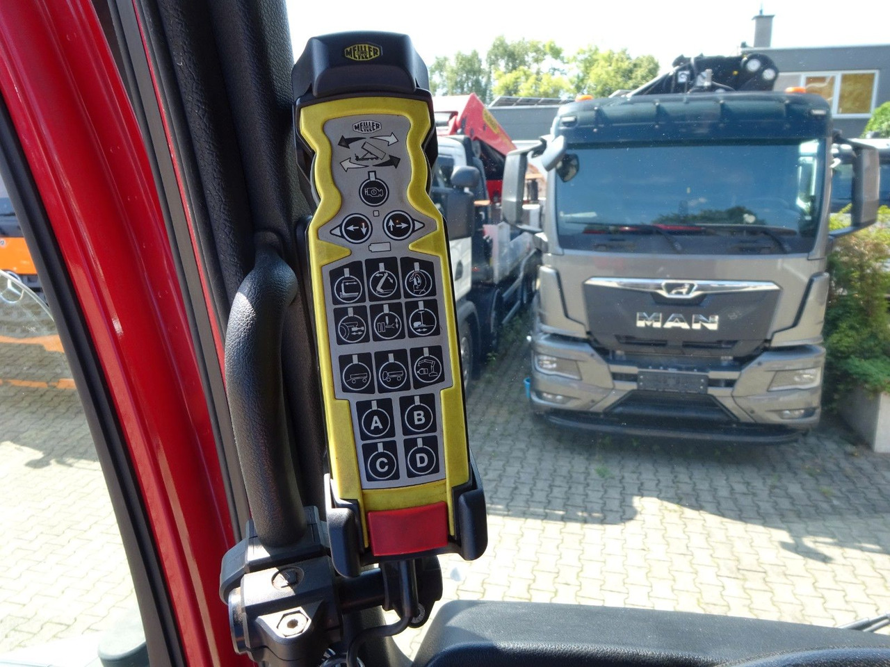 Hook lift truck Mercedes-Benz Antos 2532 MEILLER Abroller Lift+Lenkachse 6x2: picture 17