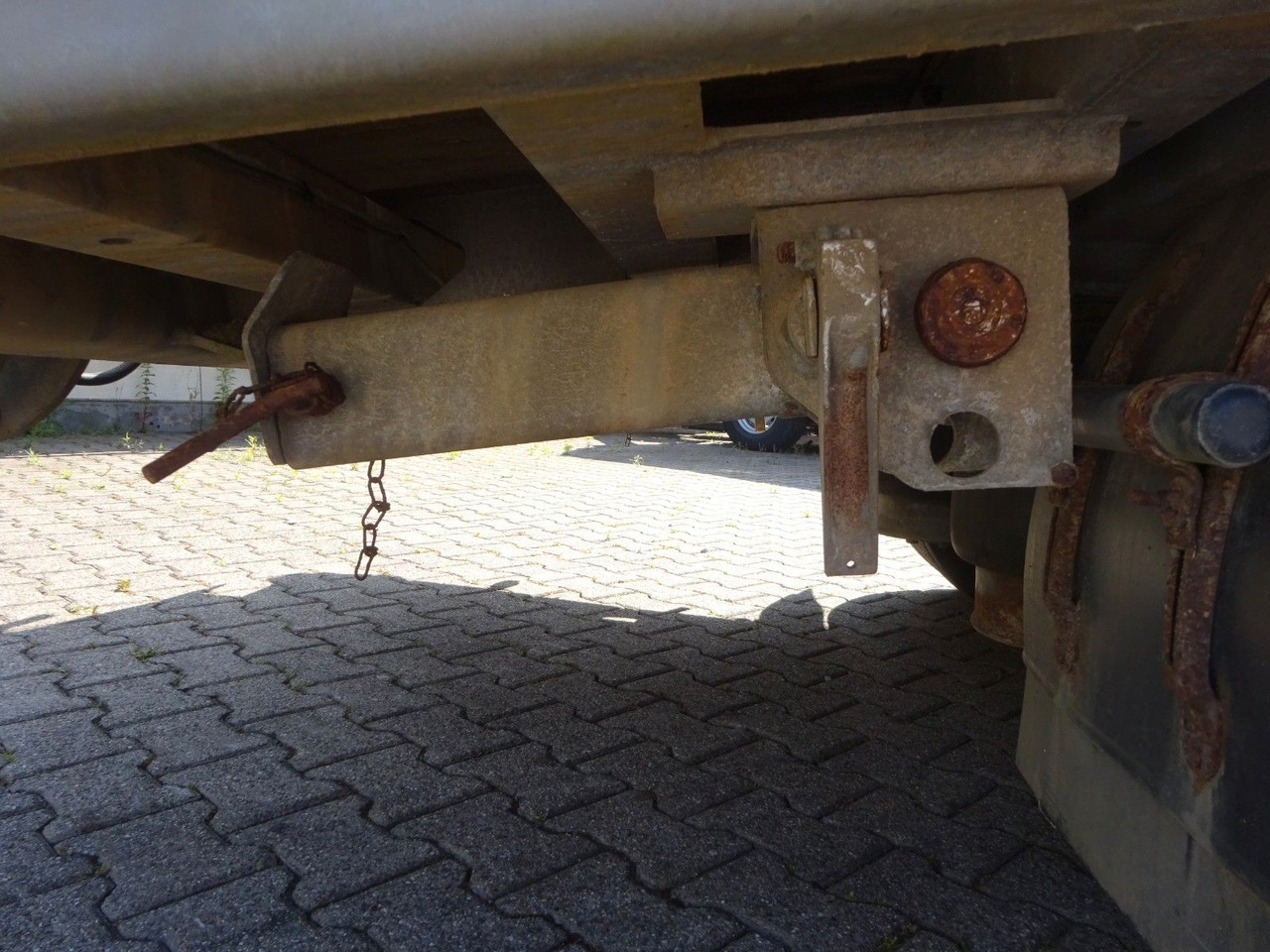 Low loader trailer Möslein Tieflader Anhänger mit 3 Achsen und Rampen: picture 10