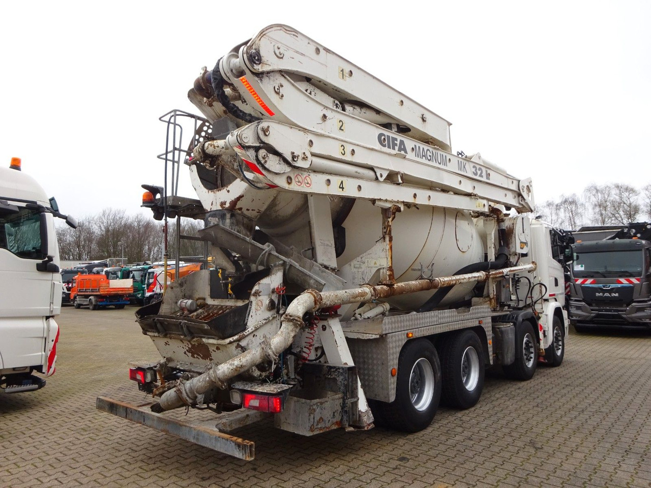 Scania PUMI CIFA 32 Meter 4 Knick. Scania PUMI CIFA 32 Meter 4 Knick. - Concrete pump truck: picture 3 Scania PUMI CIFA 32 Meter 4 Knick. Scania PUMI CIFA 32 Meter 4 Knick. - Concrete pump truck: picture 3