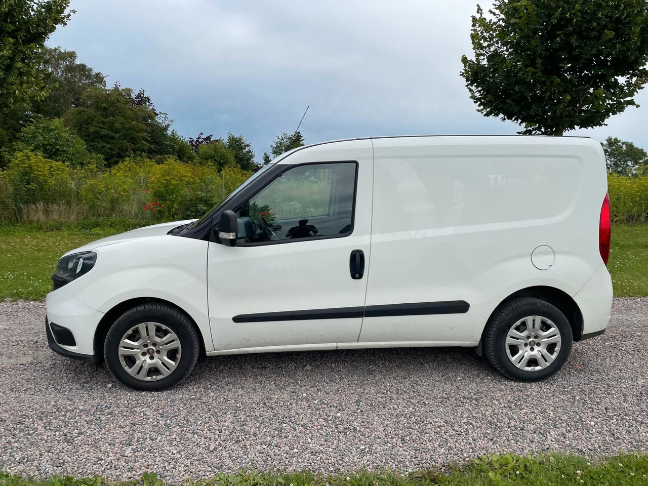 Fiat Doblo Basis Kasten 1,3 MJT - Car: picture 2 Fiat Doblo Basis Kasten 1,3 MJT - Car: picture 2