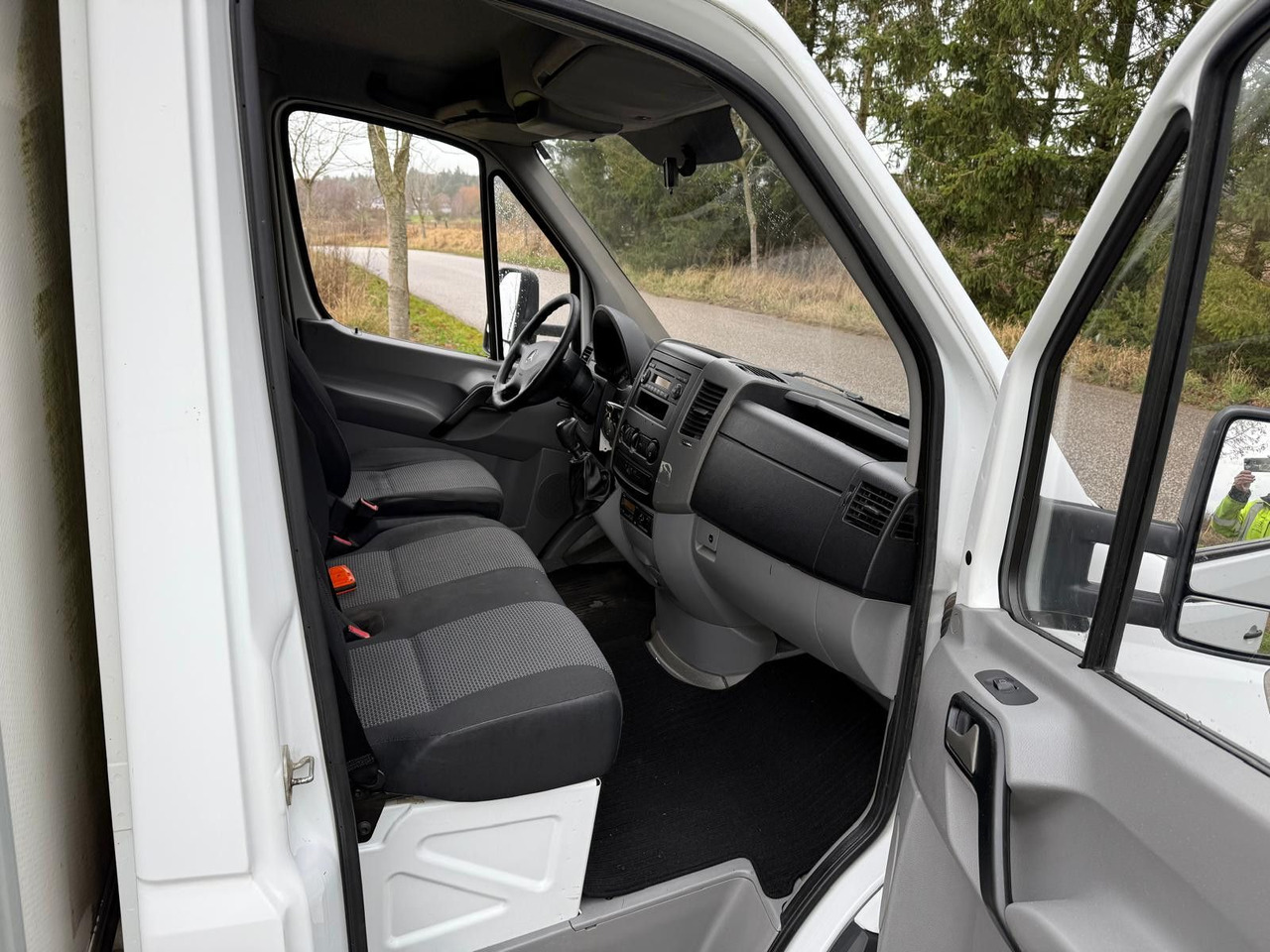 Lease a Mercedes-Benz Sprinter II 316 CDI Box + Lift *8200 EUR netto Mercedes-Benz Sprinter II 316 CDI Box + Lift *8200 EUR netto: picture 12 Lease a Mercedes-Benz Sprinter II 316 CDI Box + Lift *8200 EUR netto Mercedes-Benz Sprinter II 316 CDI Box + Lift *8200 EUR netto: picture 12