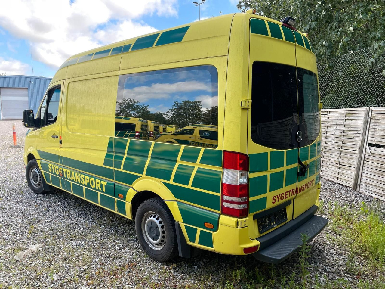 Mercedes-Benz Sprinter II Kasten 316CDI Aut *Ambulance - Ambulance: picture 3 Mercedes-Benz Sprinter II Kasten 316CDI Aut *Ambulance - Ambulance: picture 3