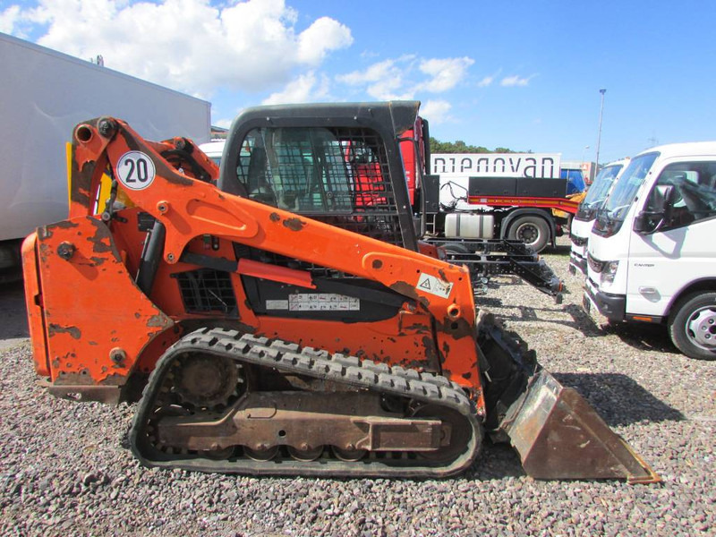 Bobcat T 590 High Flow Kompaktlader 26.000 EUR - Skid steer loader: picture 1 Bobcat T 590 High Flow Kompaktlader 26.000 EUR - Skid steer loader: picture 1