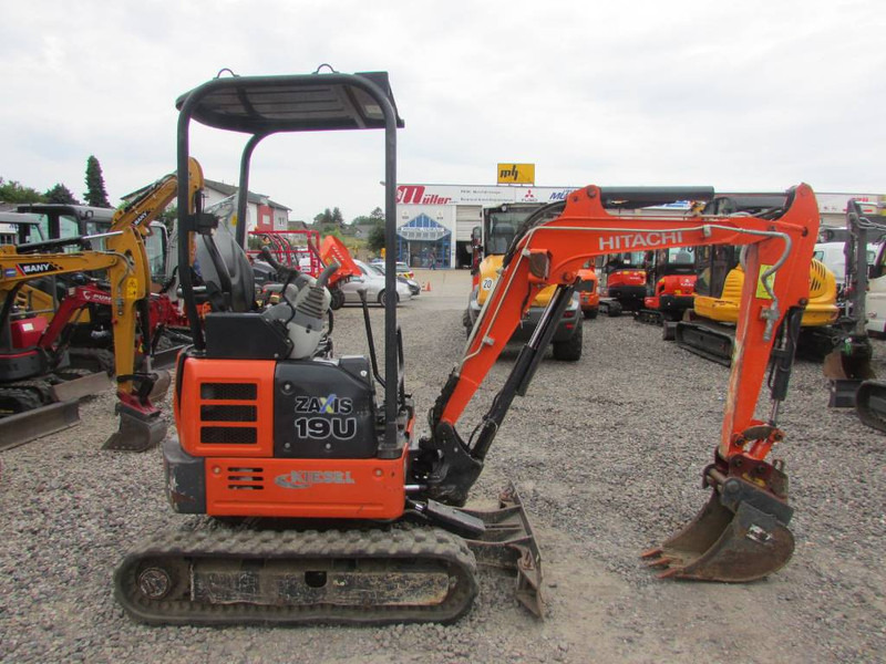 Hitachi ZX 19 U-5 Canopy Minibagger 14.000 EUR - Mini excavator: picture 3 Hitachi ZX 19 U-5 Canopy Minibagger 14.000 EUR - Mini excavator: picture 3