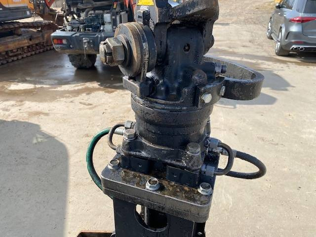 Kinshofer C08 V-60 Pendelgreifer / Grabgreifer 2.800 EUR - Grapple for Construction machinery: picture 5 Kinshofer C08 V-60 Pendelgreifer / Grabgreifer 2.800 EUR - Grapple for Construction machinery: picture 5