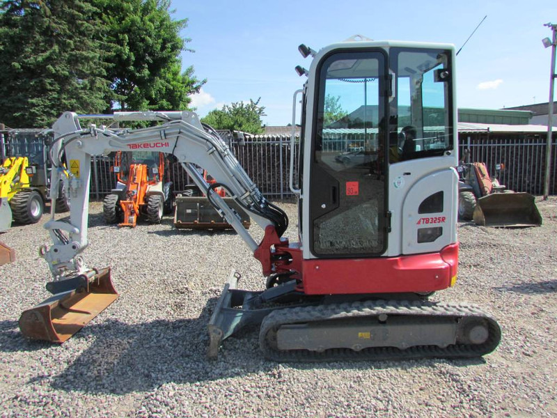 Takeuchi TB 325 R Minibagger 34.500 EUR - Mini excavator: picture 1 Takeuchi TB 325 R Minibagger 34.500 EUR - Mini excavator: picture 1
