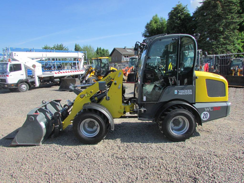 WACKER NEUSON WL 32 Radlader / 39.000 EUR - Wheel loader: picture 1 WACKER NEUSON WL 32 Radlader / 39.000 EUR - Wheel loader: picture 1