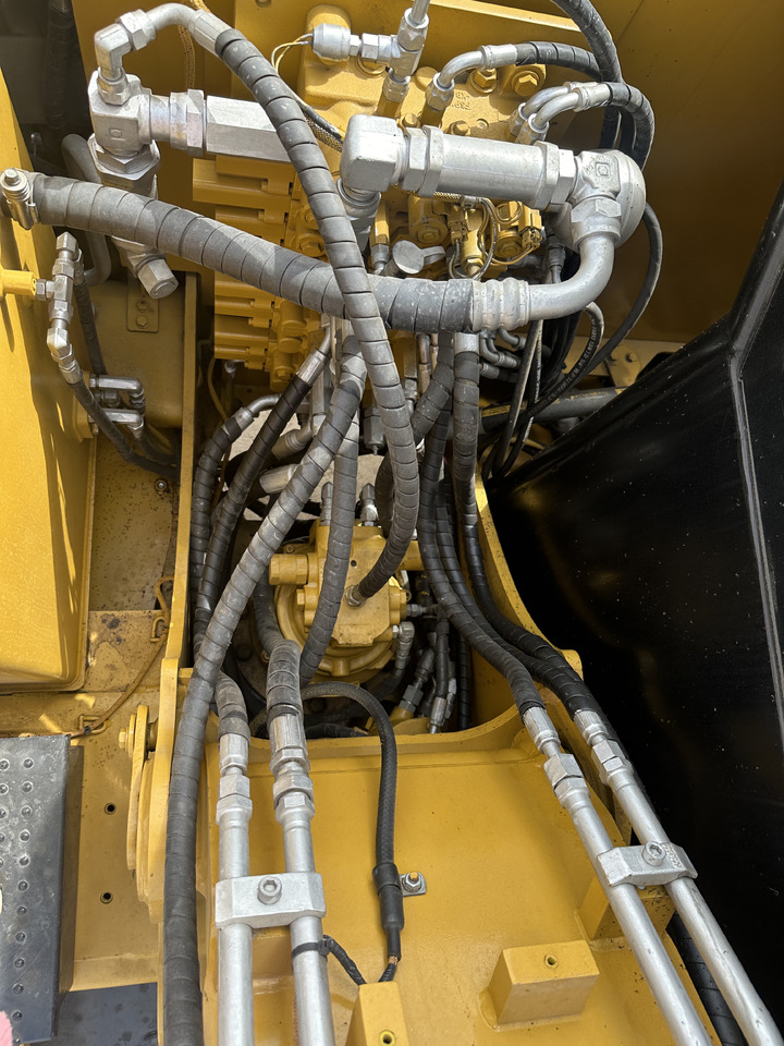 Mini excavator CATERPILLAR 307E2: picture 7