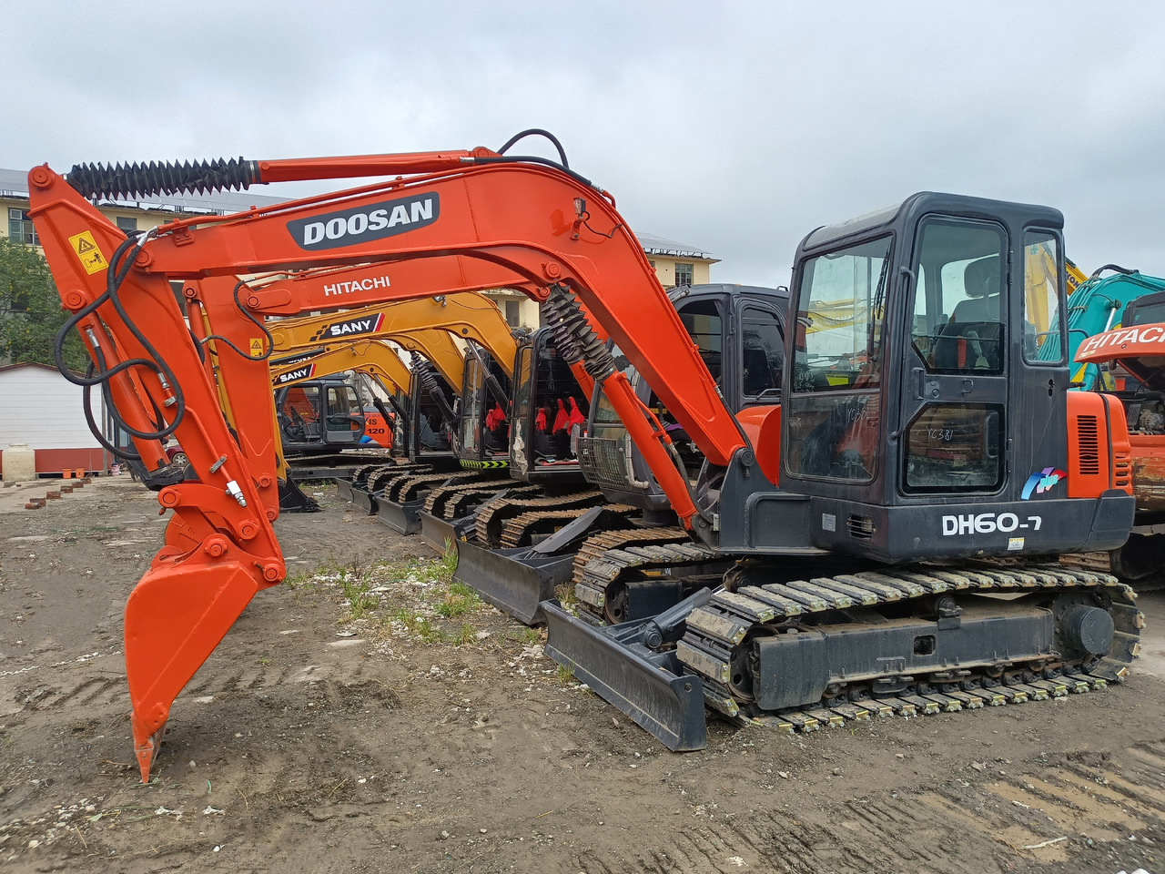 DOOSAN DH60-7 - Crawler excavator: picture 1 DOOSAN DH60-7 - Crawler excavator: picture 1
