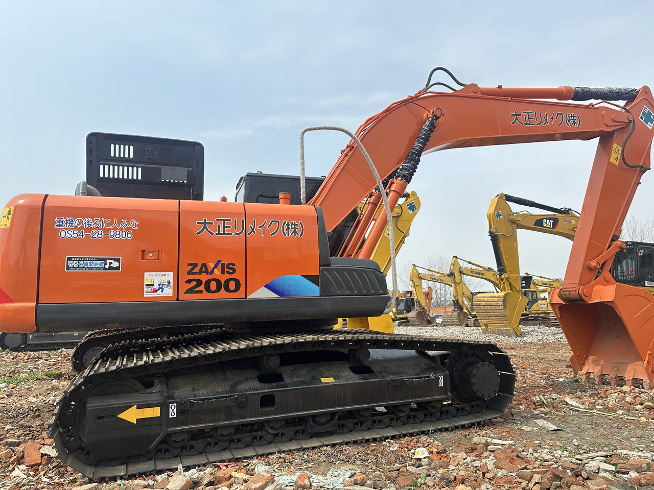 HITACHI ZX200-3 - Crawler excavator: picture 1 HITACHI ZX200-3 - Crawler excavator: picture 1
