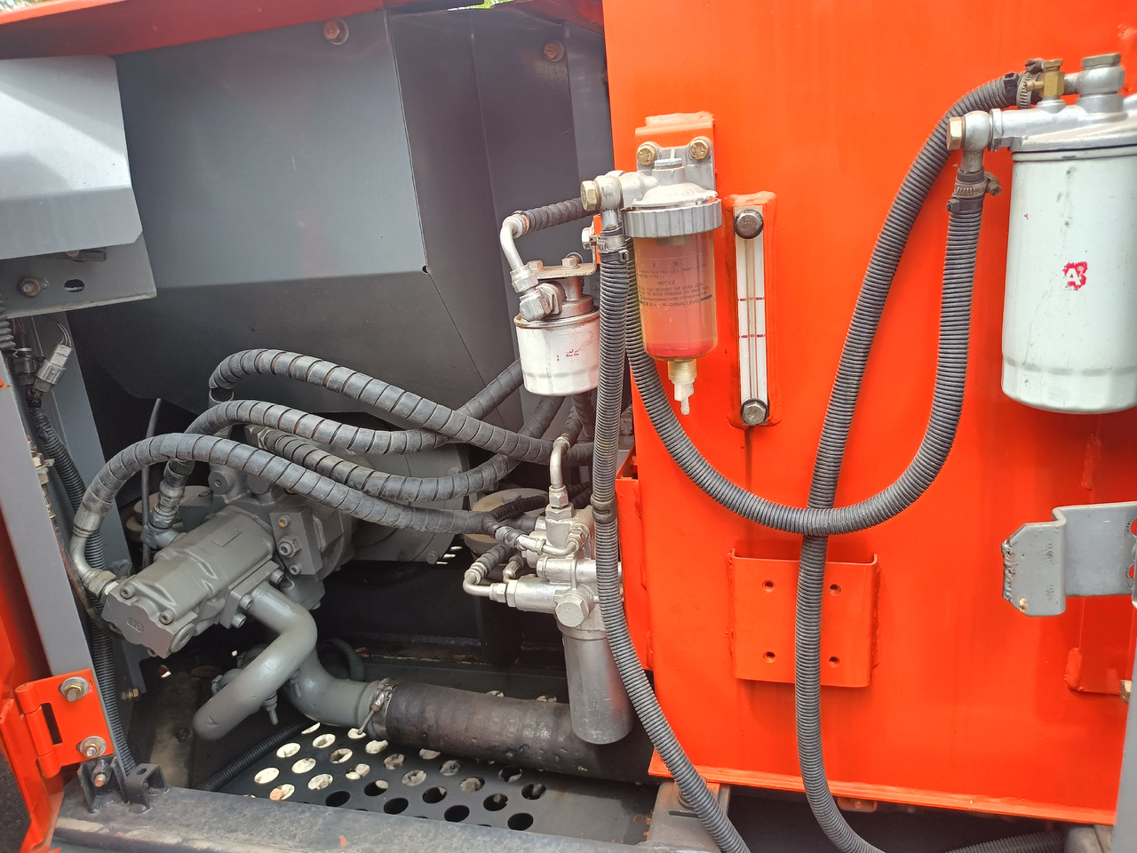 HITACHI ZX60 - Crawler excavator: picture 2 HITACHI ZX60 - Crawler excavator: picture 2