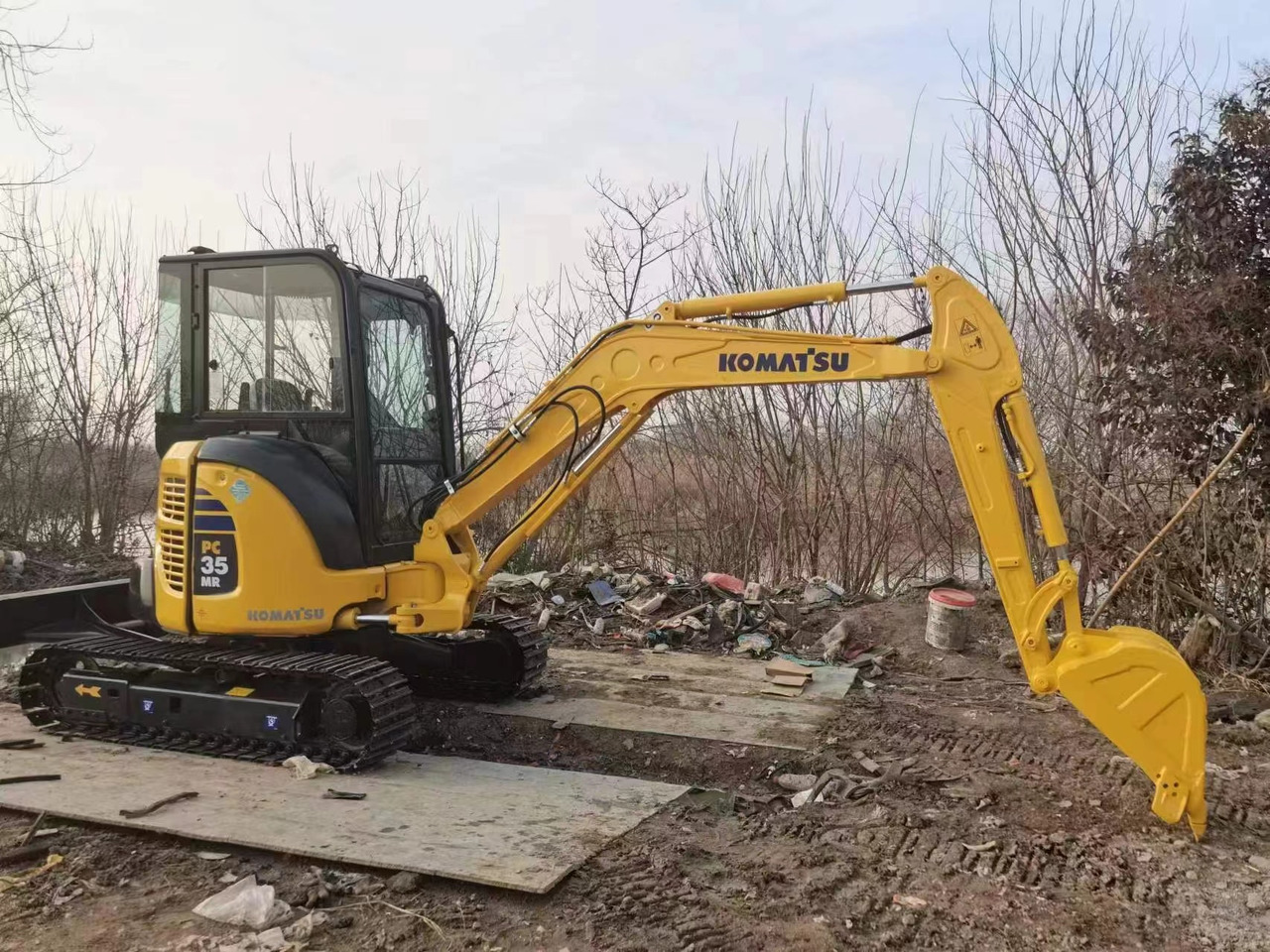 KOMATSU PC 35 MR - Mini excavator: picture 1 KOMATSU PC 35 MR - Mini excavator: picture 1