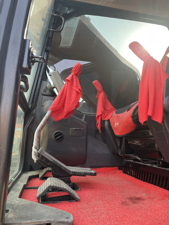 Crawler excavator SANY SY235C: picture 8 Crawler excavator SANY SY235C: picture 8