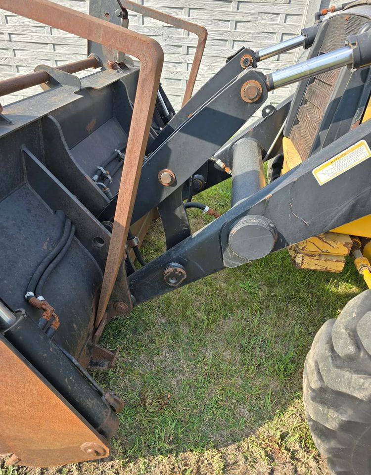 Backhoe loader Caterpillar: picture 9