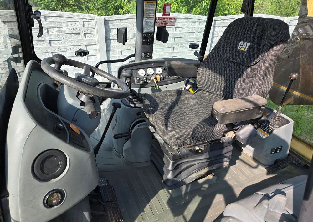 Backhoe loader Caterpillar: picture 12