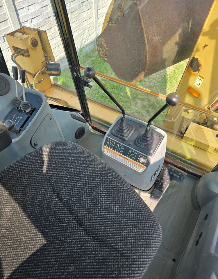 Backhoe loader Caterpillar: picture 11