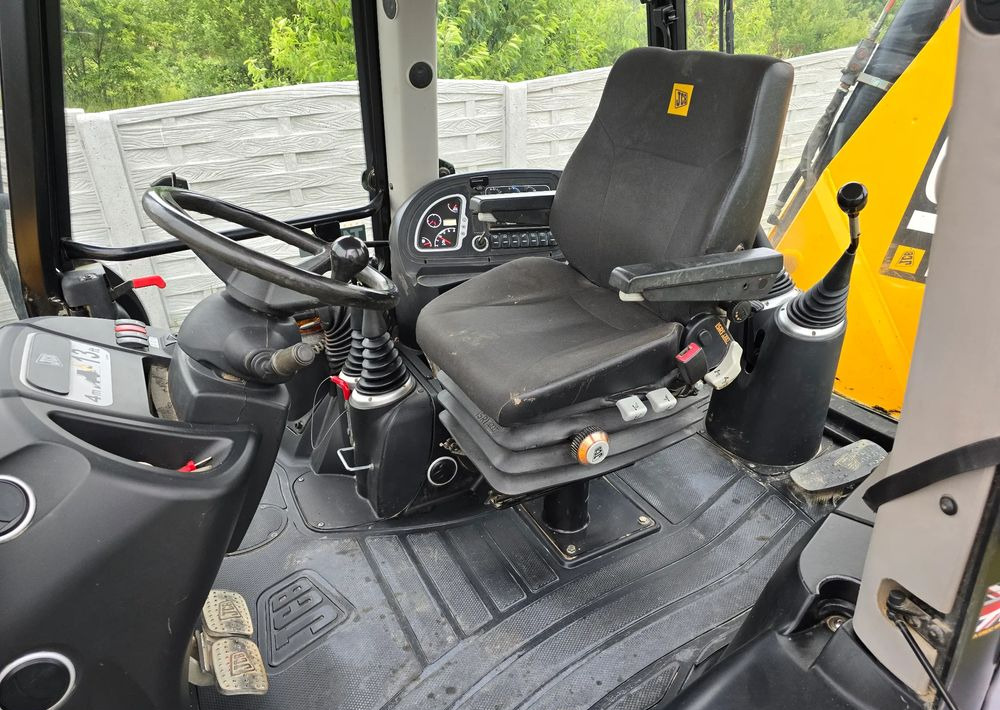JCB - Backhoe loader: picture 3 JCB - Backhoe loader: picture 3