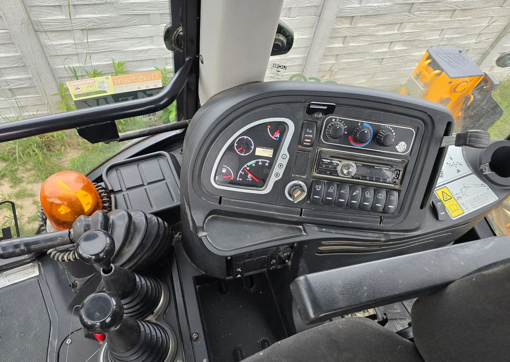 JCB - Backhoe loader: picture 4 JCB - Backhoe loader: picture 4