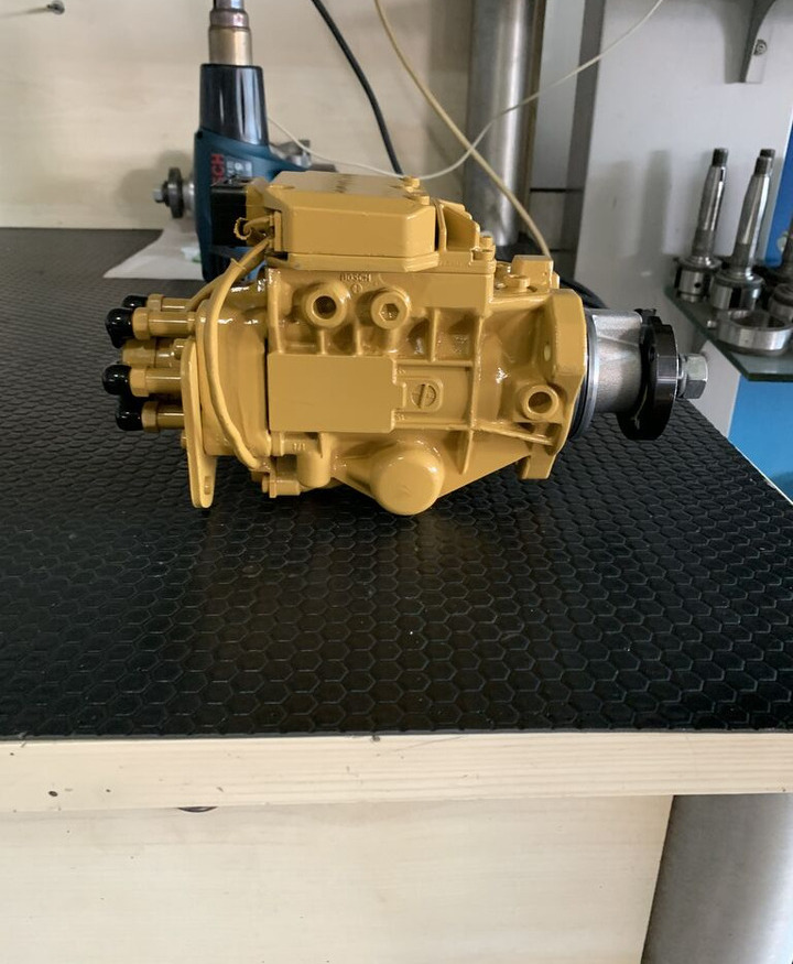 Bosch Caterpillar - Fuel pump for Truck: picture 3 Bosch Caterpillar - Fuel pump for Truck: picture 3