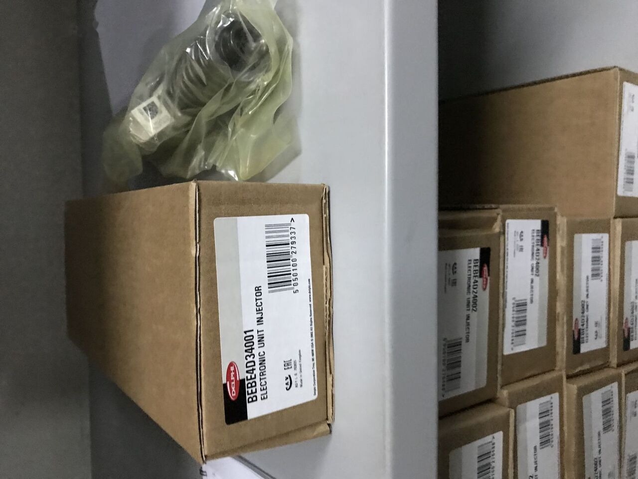 Delphi 2018 20430583 Volvo VOLVO FH SERİES truck - Injector for Truck: picture 2 Delphi 2018 20430583 Volvo VOLVO FH SERİES truck - Injector for Truck: picture 2