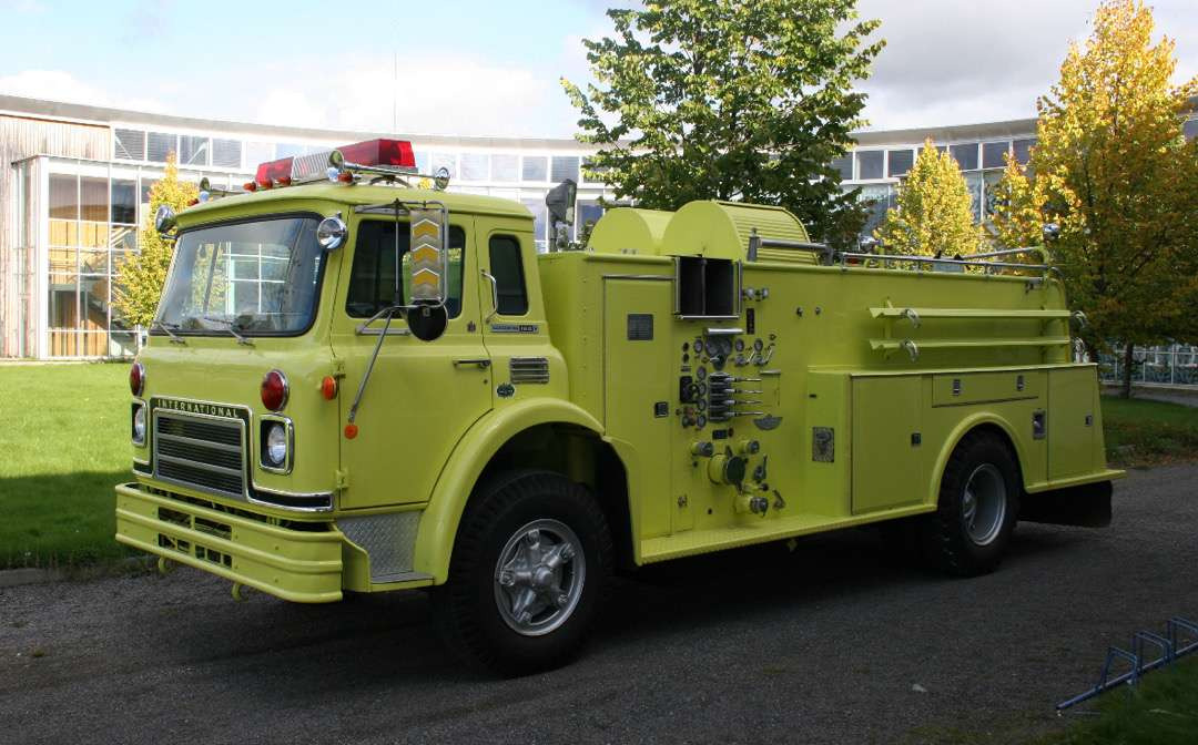 1975 International Cargostar 1910B Firetruck - Fire truck: picture 1 1975 International Cargostar 1910B Firetruck - Fire truck: picture 1