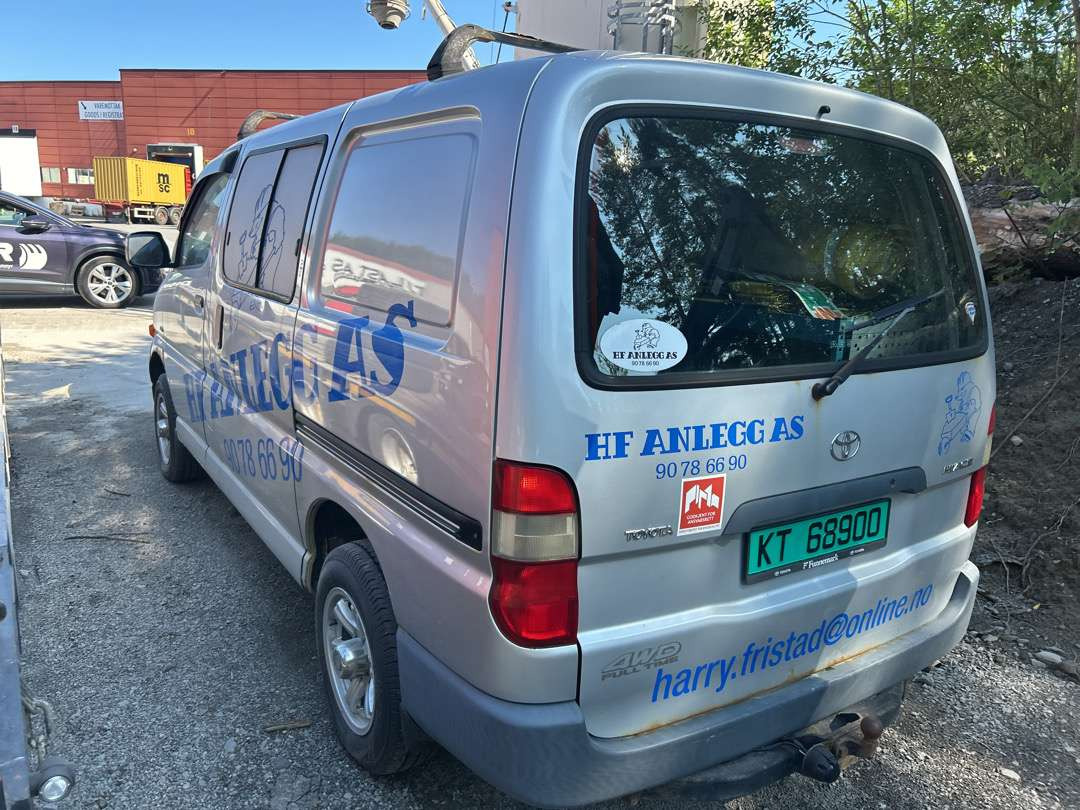 2005 Varebil TOYOTA HIACE 4WD EU-Godkjent - Panel van: picture 4 2005 Varebil TOYOTA HIACE 4WD EU-Godkjent - Panel van: picture 4