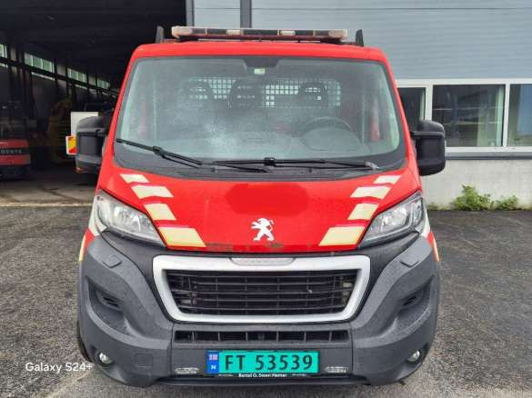 2016 Peugeot Boxer (rep.-objekt) - Flatbed van: picture 2 2016 Peugeot Boxer (rep.-objekt) - Flatbed van: picture 2