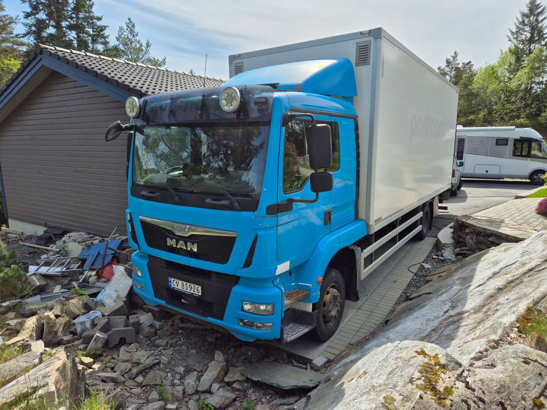 2016 Skapbil MAN TGM15.250 EU-godkjent Euroklasse 6T - Box truck: picture 1 2016 Skapbil MAN TGM15.250 EU-godkjent Euroklasse 6T - Box truck: picture 1