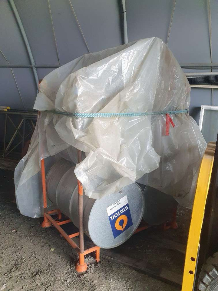 5 stk tank 200l - Tool/ Equipment: picture 2 5 stk tank 200l - Tool/ Equipment: picture 2