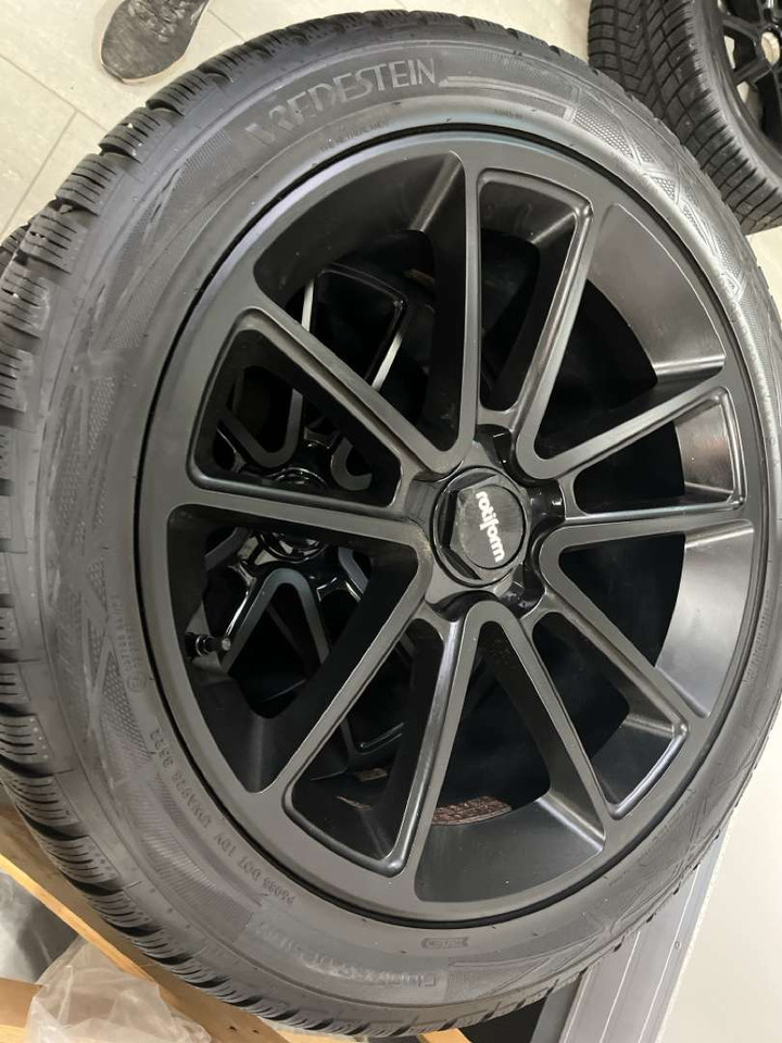 Eksklusive dekk og felger til Mercedes G-Class (G-Wagon) - Tool/ Equipment: picture 1 Eksklusive dekk og felger til Mercedes G-Class (G-Wagon) - Tool/ Equipment: picture 1