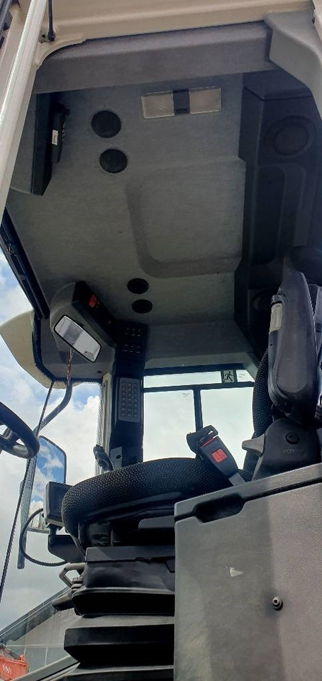 Wheel loader Liebherr L 550: picture 7
