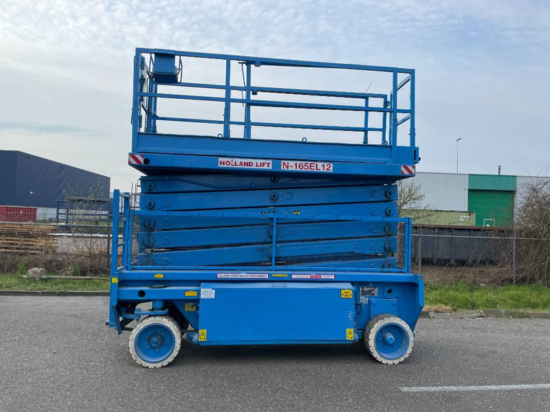 Holland lift N 165 EL 12 | N165EL12 - Scissor lift: picture 1 Holland lift N 165 EL 12 | N165EL12 - Scissor lift: picture 1