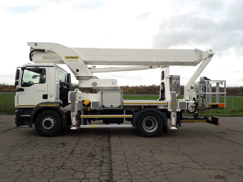 Palfinger P 370 KS - Truck mounted aerial platform: picture 1 Palfinger P 370 KS - Truck mounted aerial platform: picture 1