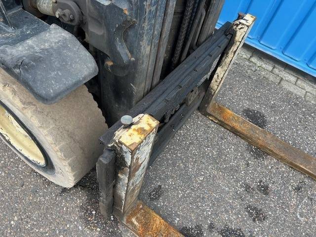 LPG forklift Yale GLP 35 VX | 2015: picture 9
