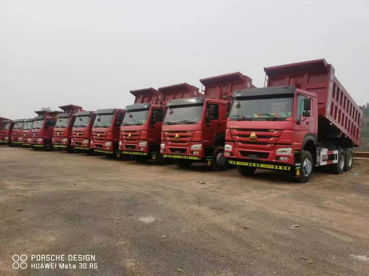 - Rigid dumper/ Rock truck: picture 2 - Rigid dumper/ Rock truck: picture 2