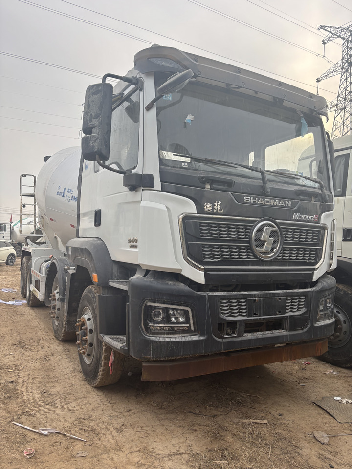 SHACMAN M3000S - Concrete mixer: picture 1 SHACMAN M3000S - Concrete mixer: picture 1