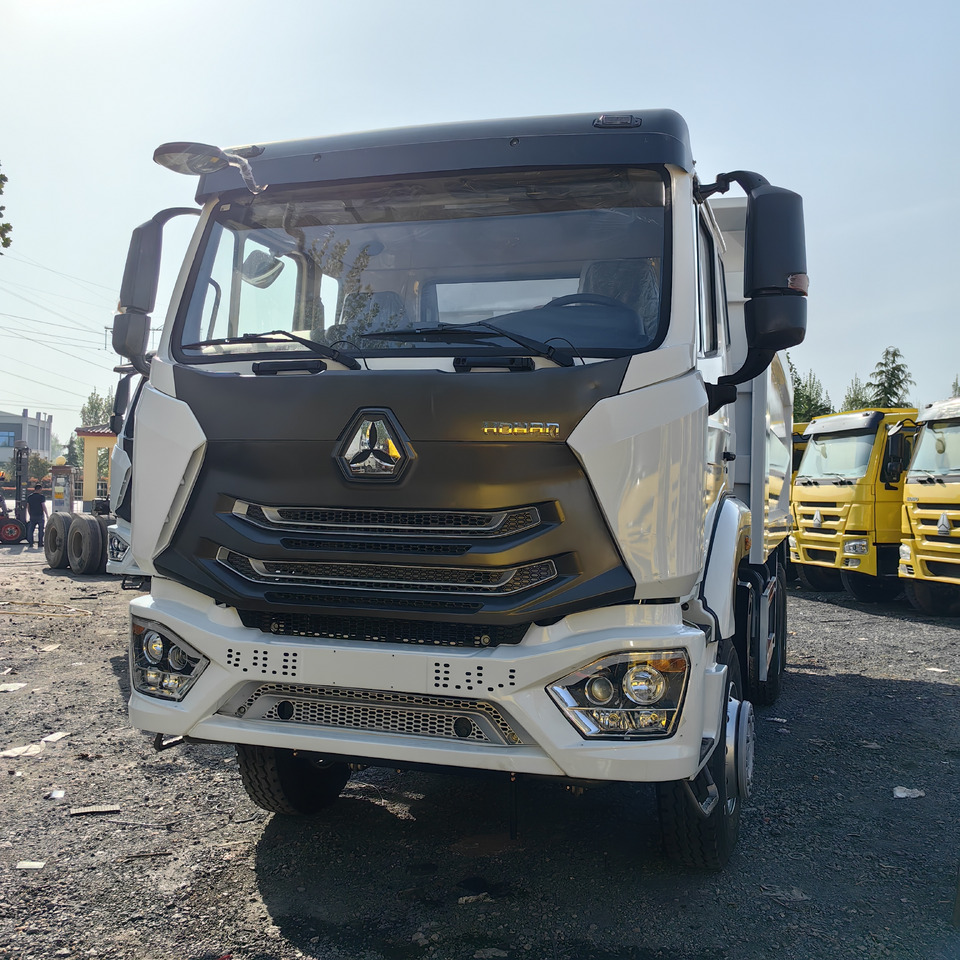 SINOTRUCK HOWO - Tipper: picture 1 SINOTRUCK HOWO - Tipper: picture 1