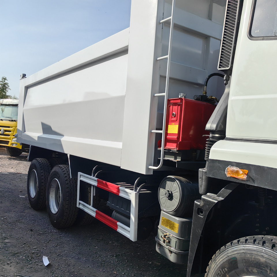 SINOTRUCK HOWO - Tipper: picture 3 SINOTRUCK HOWO - Tipper: picture 3