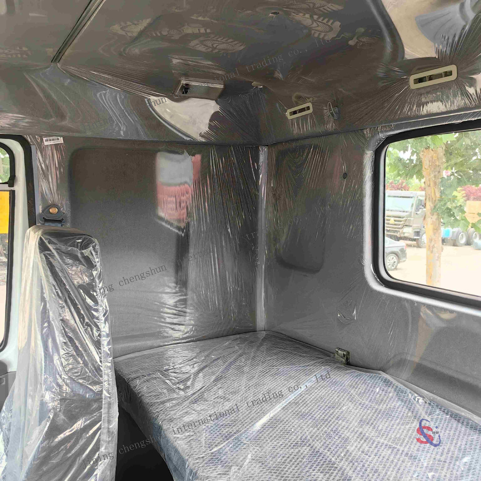 SINOTRUK HOWO HOWO 371HP - Container transporter/ Swap body truck: picture 4 SINOTRUK HOWO HOWO 371HP - Container transporter/ Swap body truck: picture 4