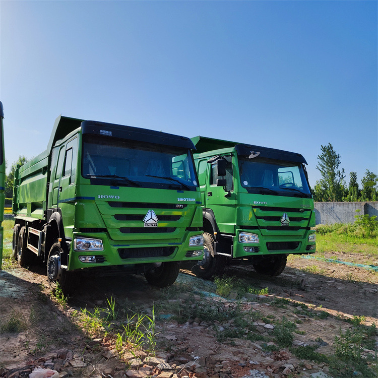 New Tipper for transportation of cement Sinotruck HOWO: picture 6