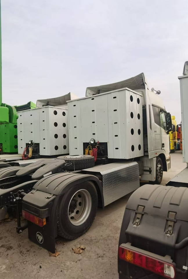 AUMAN - Tractor unit: picture 5 AUMAN - Tractor unit: picture 5