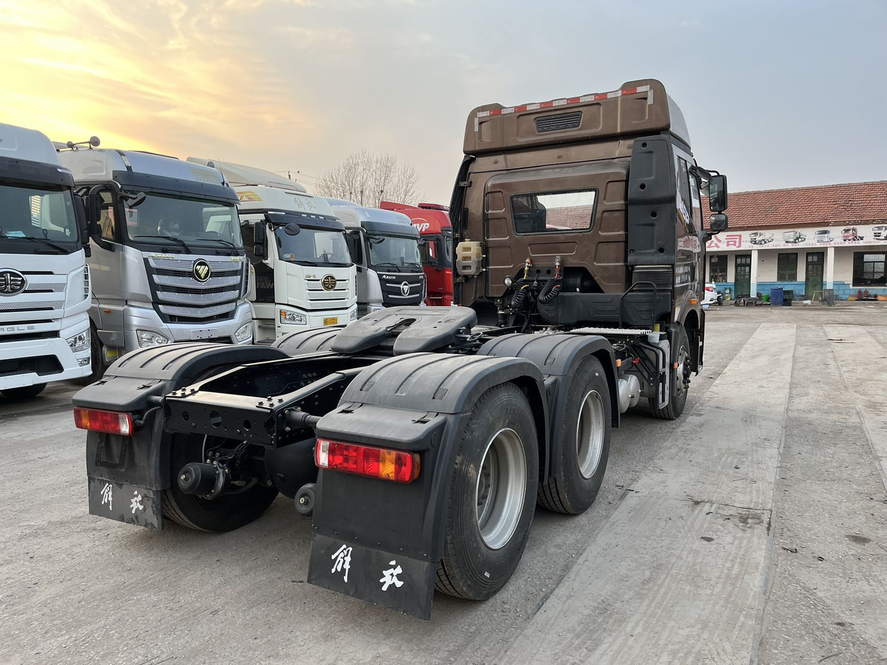 FAW J6P - Tractor unit: picture 4 FAW J6P - Tractor unit: picture 4