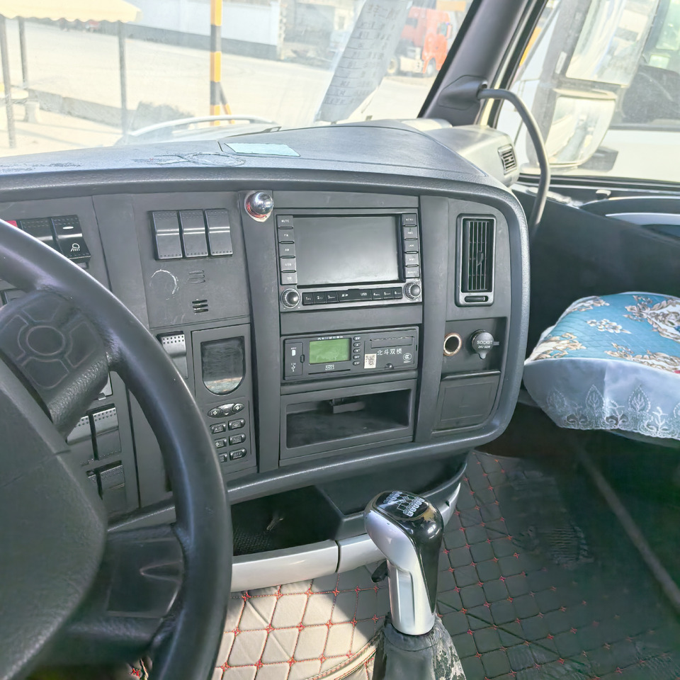 HOWO - Tractor unit: picture 4 HOWO - Tractor unit: picture 4