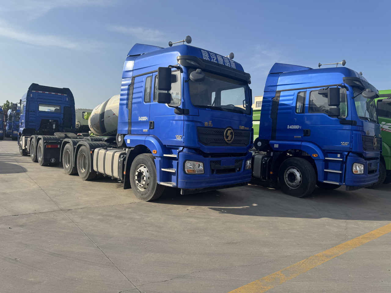 SHACMAN - Tractor unit: picture 2 SHACMAN - Tractor unit: picture 2