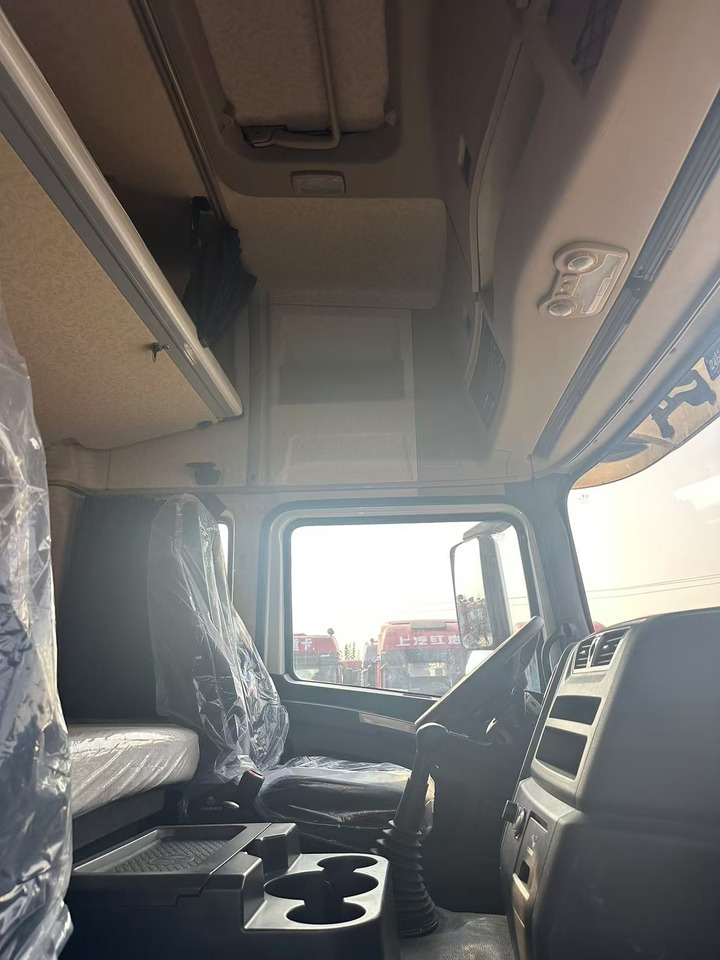SHACMAN X3000 - Tractor unit: picture 4 SHACMAN X3000 - Tractor unit: picture 4