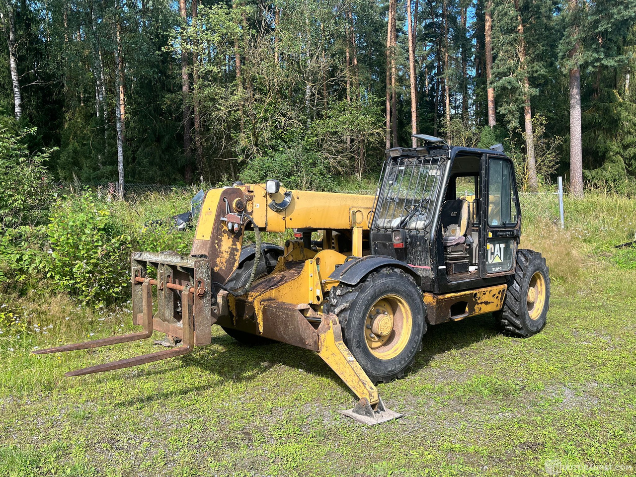 Caterpillar TH63, kurottaja piikeillä ja kauhalla, 2002, Loppi - Agricultural machinery: picture 2 Caterpillar TH63, kurottaja piikeillä ja kauhalla, 2002, Loppi - Agricultural machinery: picture 2