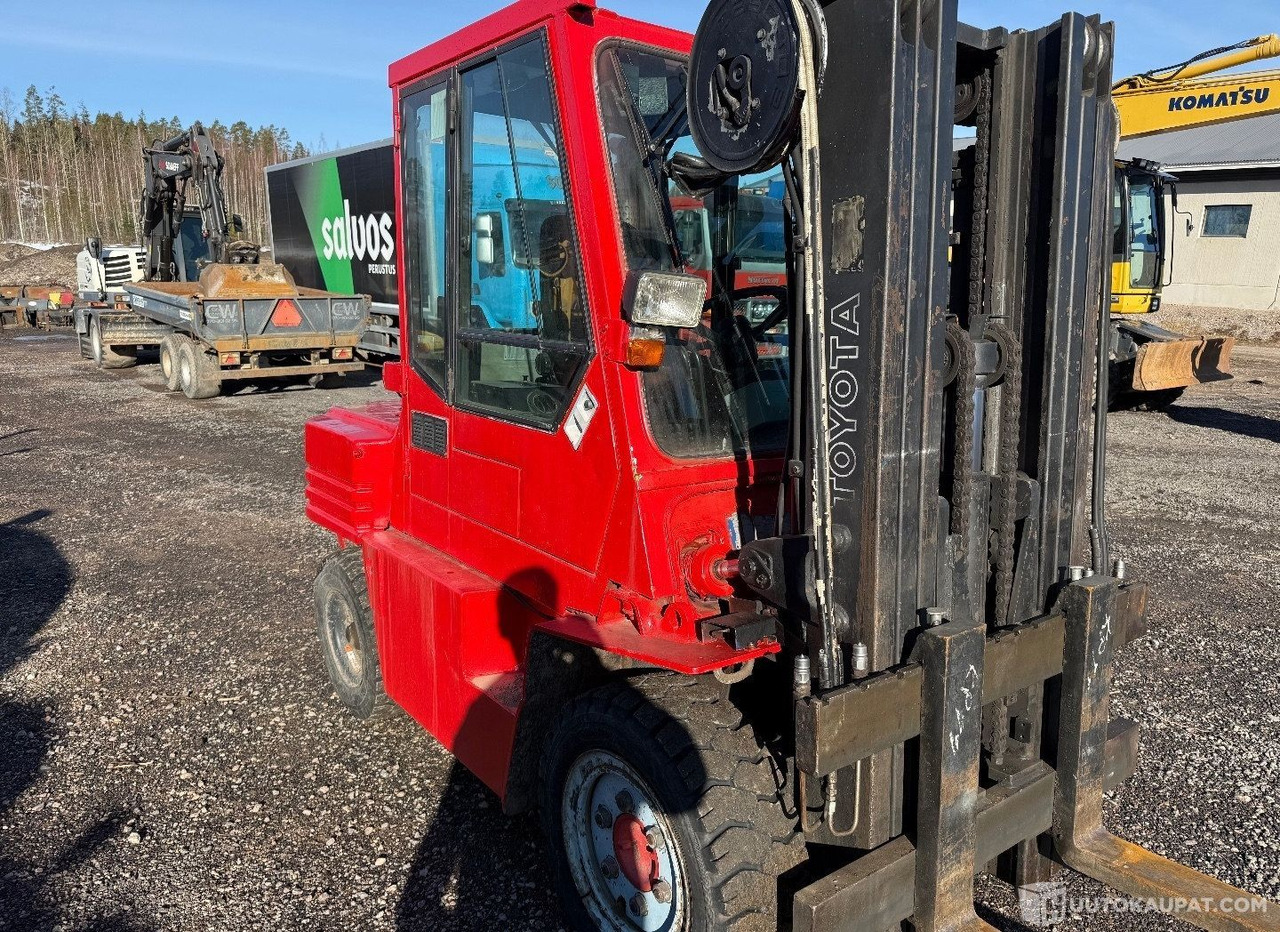 Toyota 02-5 FD35, 1994, dieseltrukki, 11 474 h, Lahti - Construction machinery: picture 4 Toyota 02-5 FD35, 1994, dieseltrukki, 11 474 h, Lahti - Construction machinery: picture 4