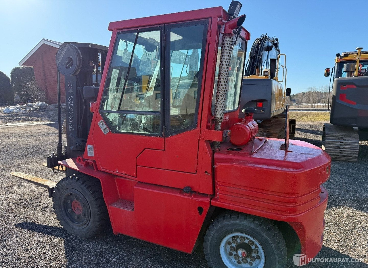 Toyota 02-5 FD35, 1994, dieseltrukki, 11 474 h, Lahti - Construction machinery: picture 2 Toyota 02-5 FD35, 1994, dieseltrukki, 11 474 h, Lahti - Construction machinery: picture 2