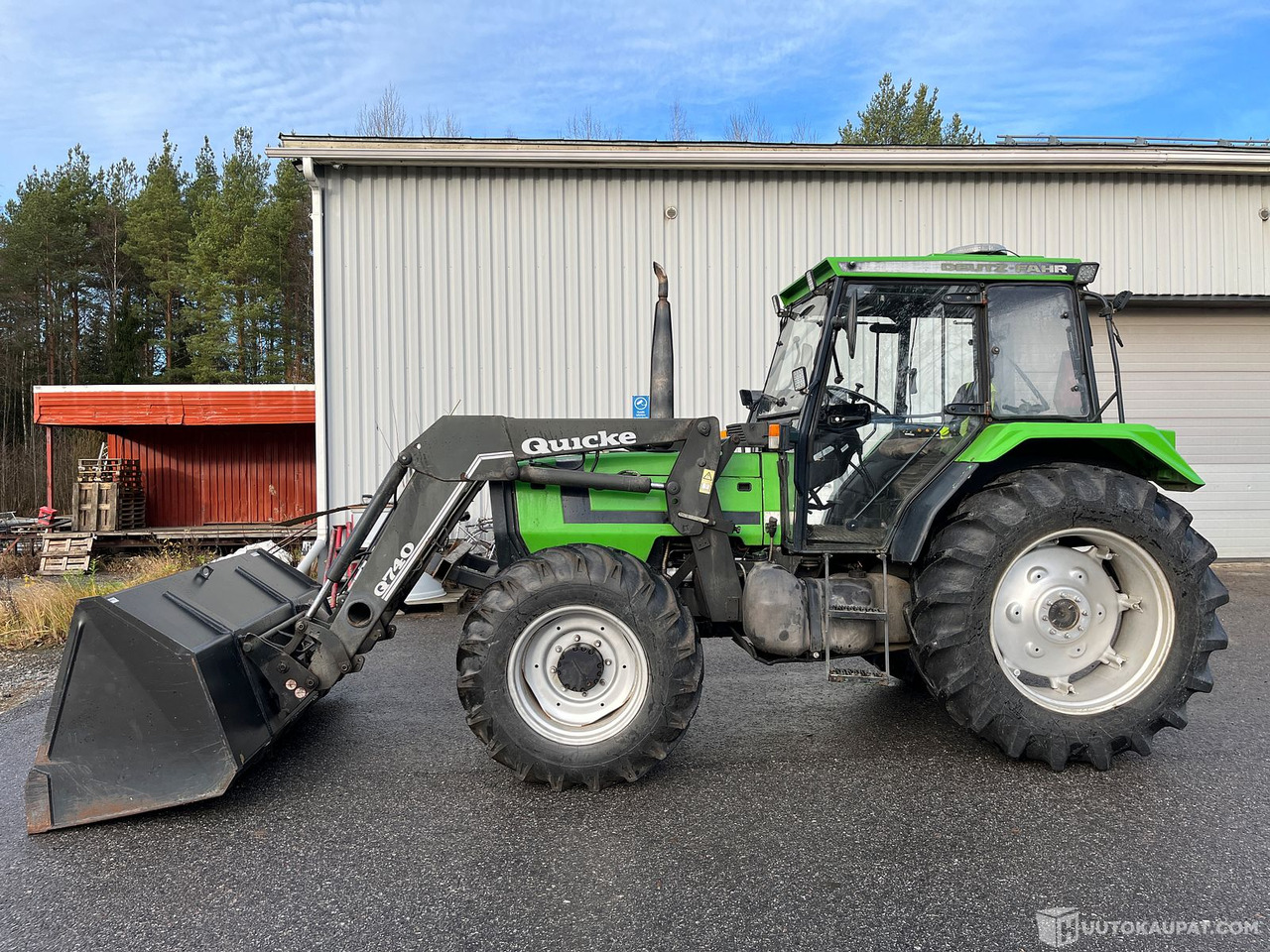 Deutz-Fahr DX 3.90 etukuormaajalla ja kauhalla, vm.1987, MTK25, Virrat - Farm tractor: picture 1 Deutz-Fahr DX 3.90 etukuormaajalla ja kauhalla, vm.1987, MTK25, Virrat - Farm tractor: picture 1